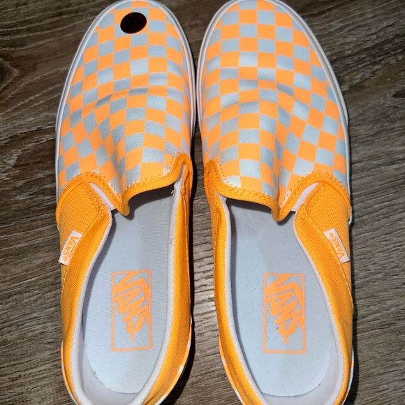 NWT! Vans Bright Orange Slip-On Shoes Women’s 10 - Picture 2 of 4